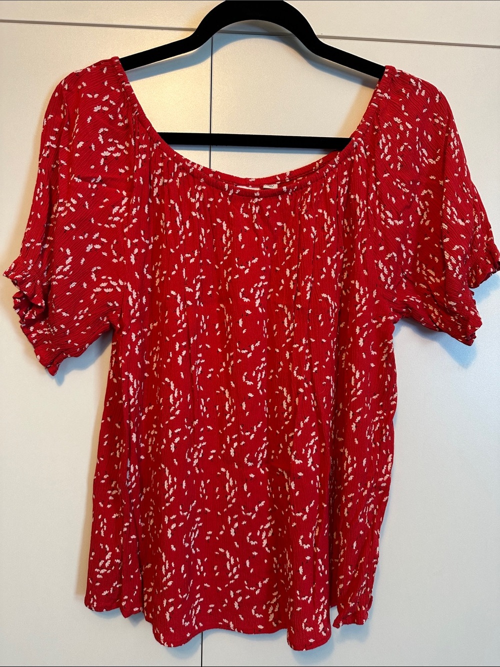 GAP Red Short Puff-Sleeve Blouse with White Fleck Print